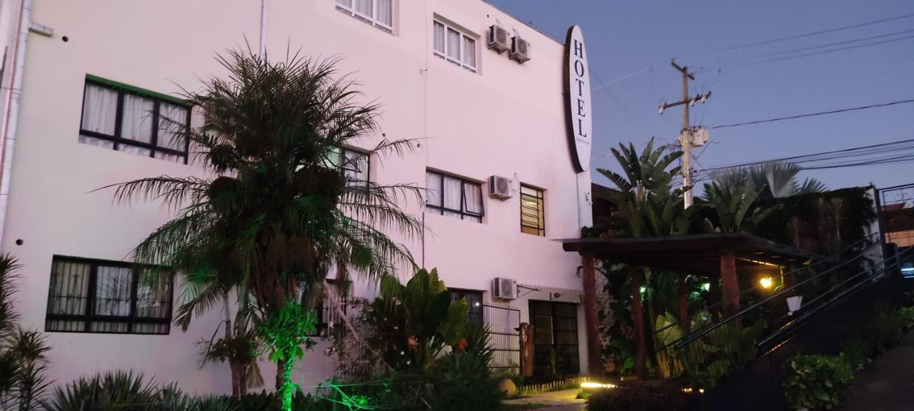 Vespasiano Hotel Telêmaco Borba Esterno foto