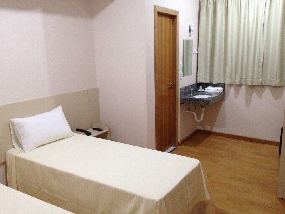 Vespasiano Hotel Telêmaco Borba Esterno foto